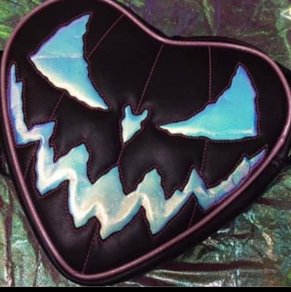 love pain and stitches Handbags - (DISO) Love pain and stitches pp ready or trade..